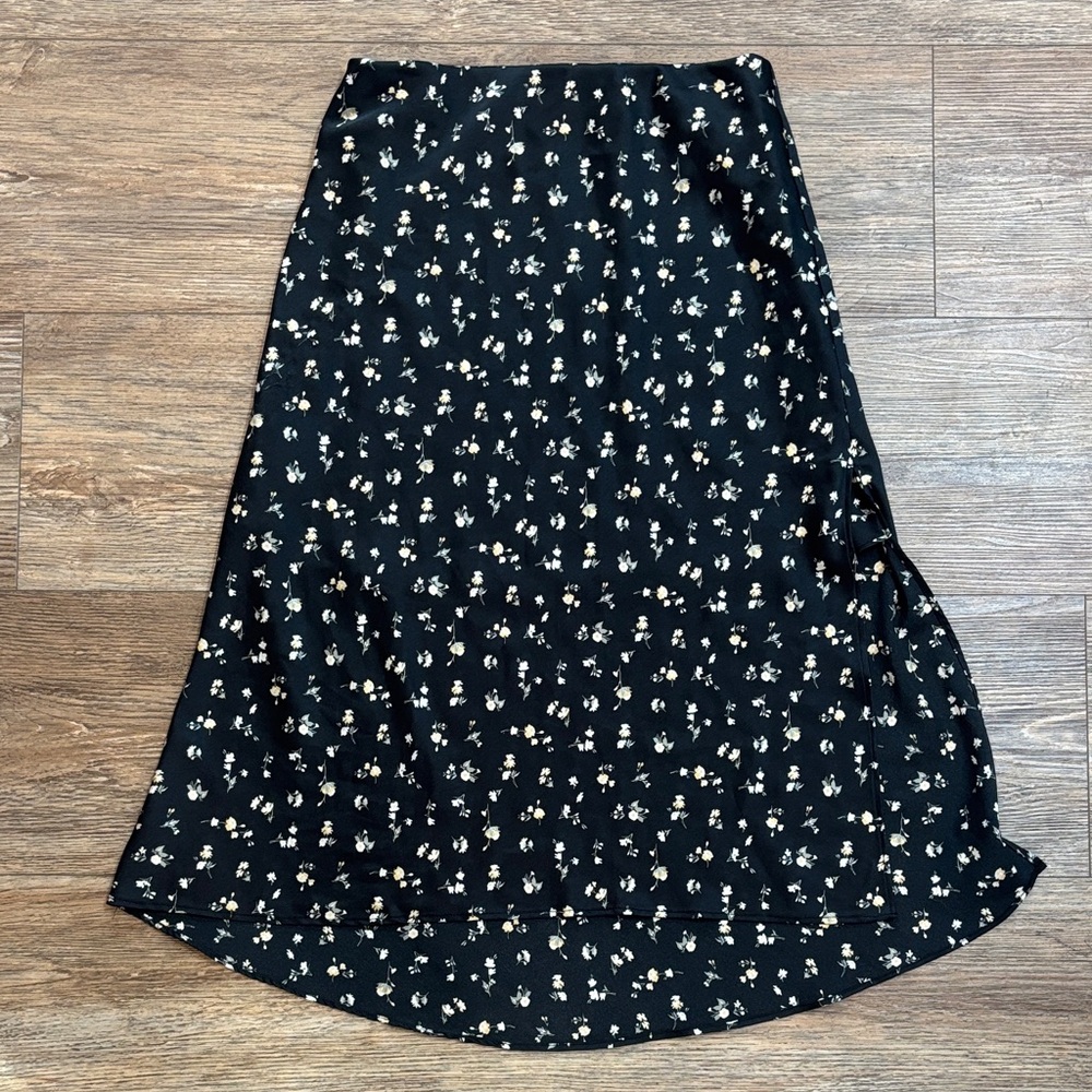 Abercrombie & Fitch Black Midi Skirt with Cream Floral Print